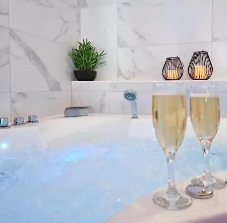 Majord'home 4*-l'élégance-balnéo Vieille Appartement *